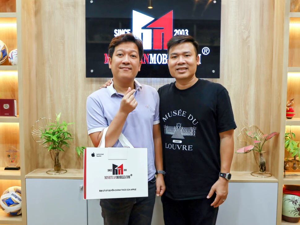 Trường Giang Minh Tuấn Mobile để tậu iPhone 14 Pro Max