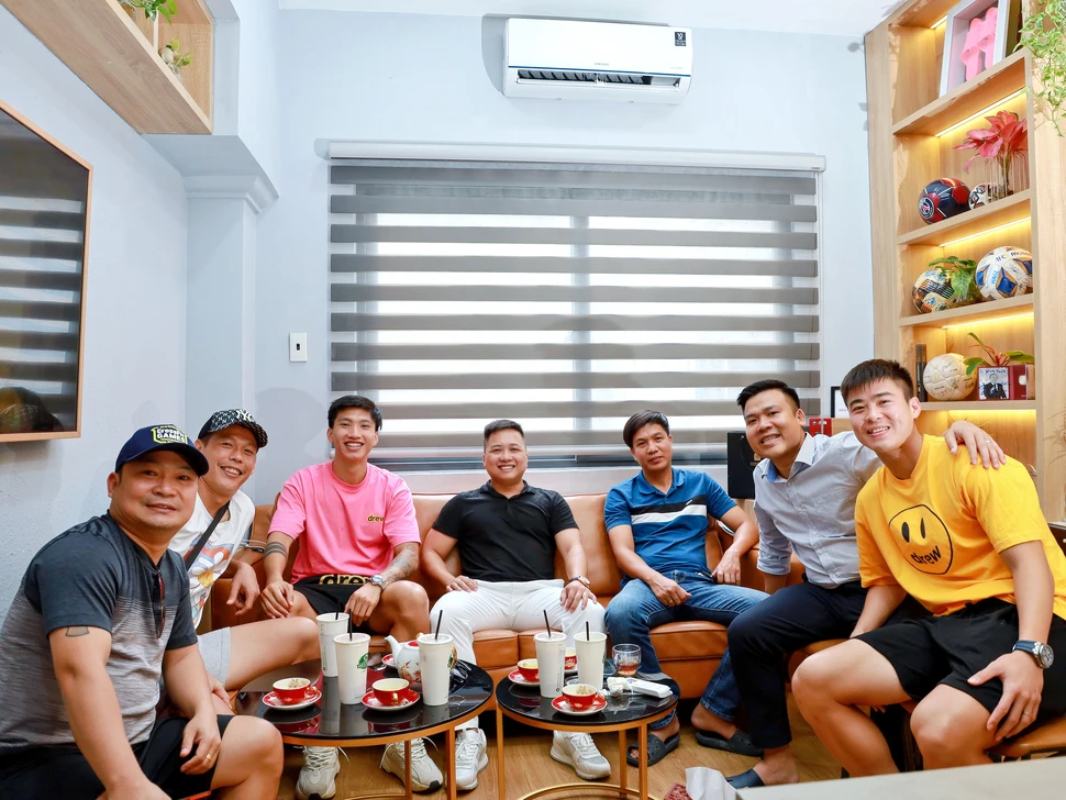 dàn cầu thủ mua iPhone 14 Pro Max tại Minh Tuấn Mobile