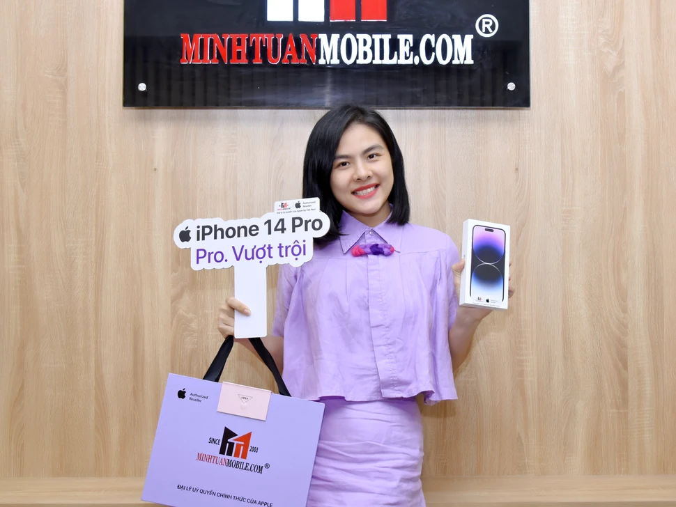 Vân Trang sắm iPhone 14 Pro Max