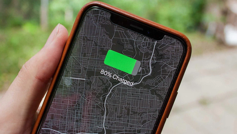 Vì sao pin iPhone không thể sạc đầy 100%?