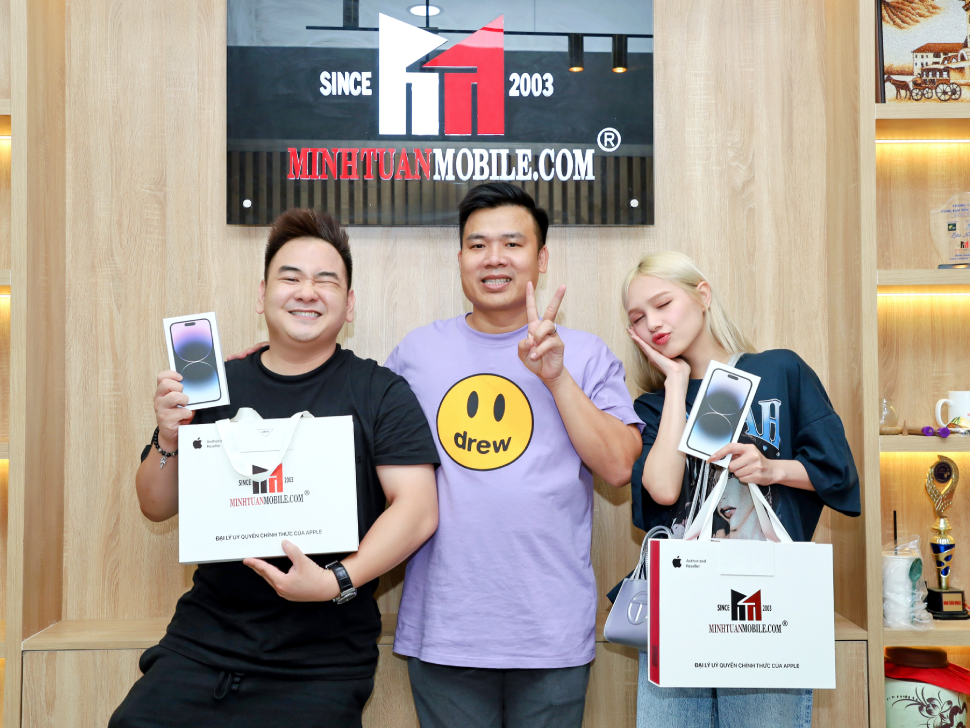 Xoài Non sánh đôi cùng Xemesis mua iPhone 14 Pro Max