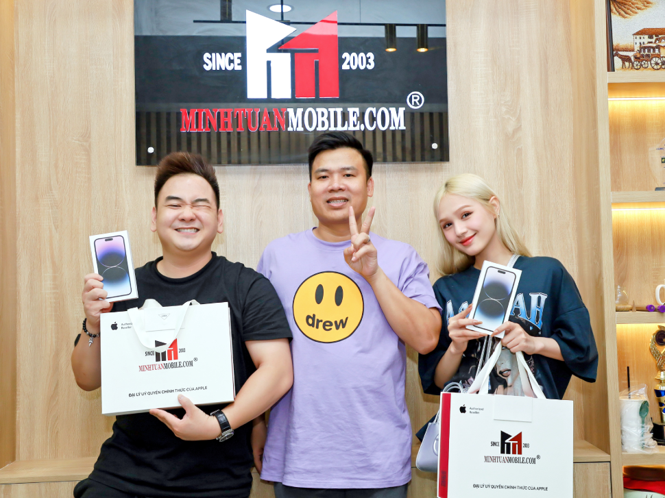 Xoài Non sánh đôi cùng Xemesis mua iPhone 14 Pro Max