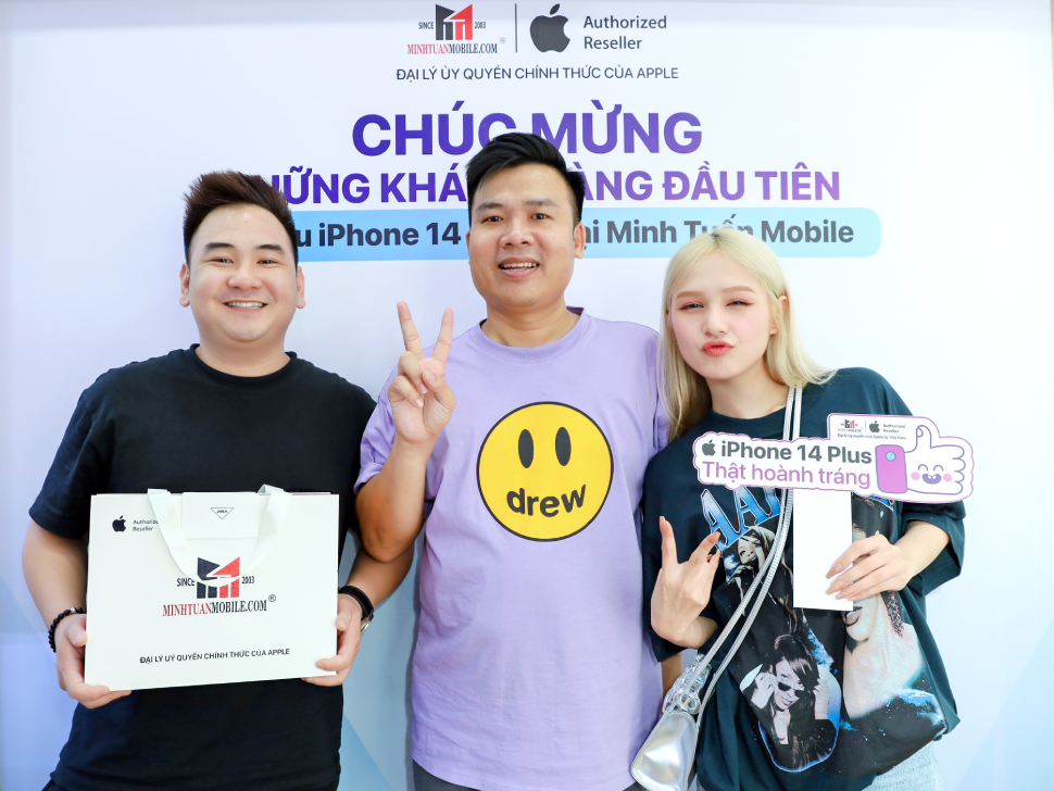 Xoài Non sánh đôi cùng Xemesis mua iPhone 14 Pro Max