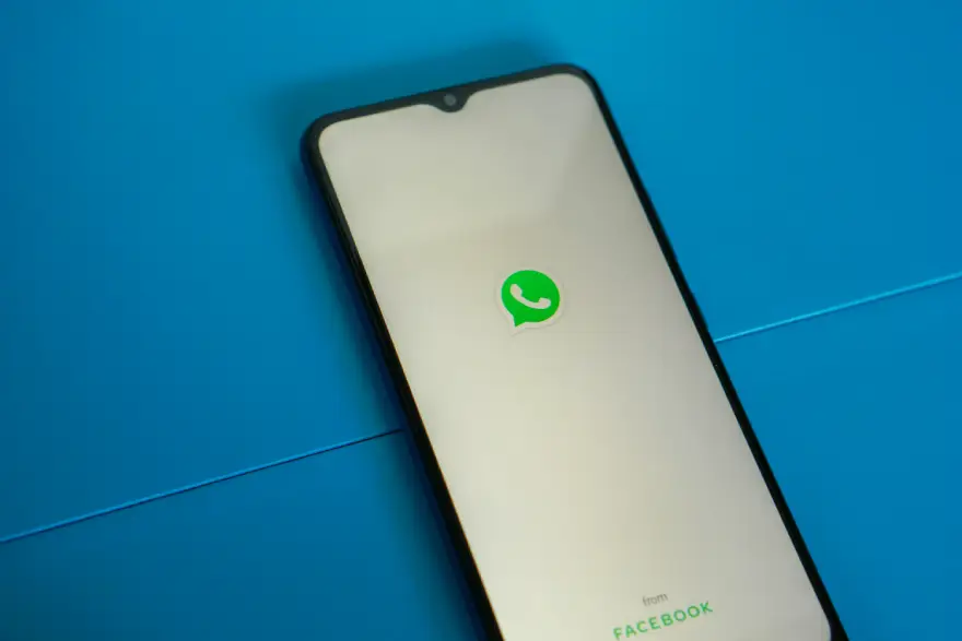 WhatsApp đang triển khai hỗ trợ mật mã trên iOS