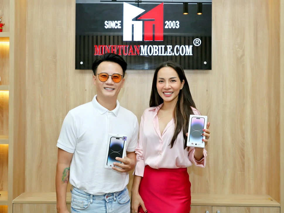 Hoàng Bách mua iPhone 14 Pro Max tại Minh Tuấn Mobile