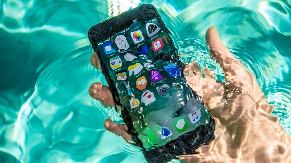 iPhone dính nước