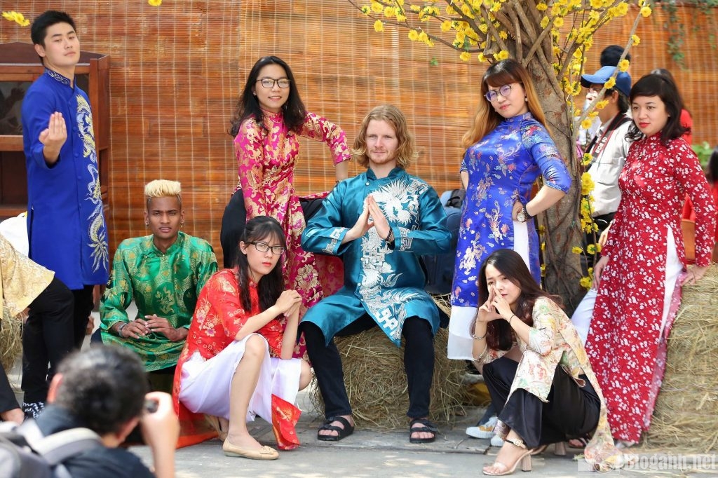 4 Mẹo chụp hình Tết siêu đẹp để đăng Facebook cả năm, lưu dần về máy chuẩn bị là vừa