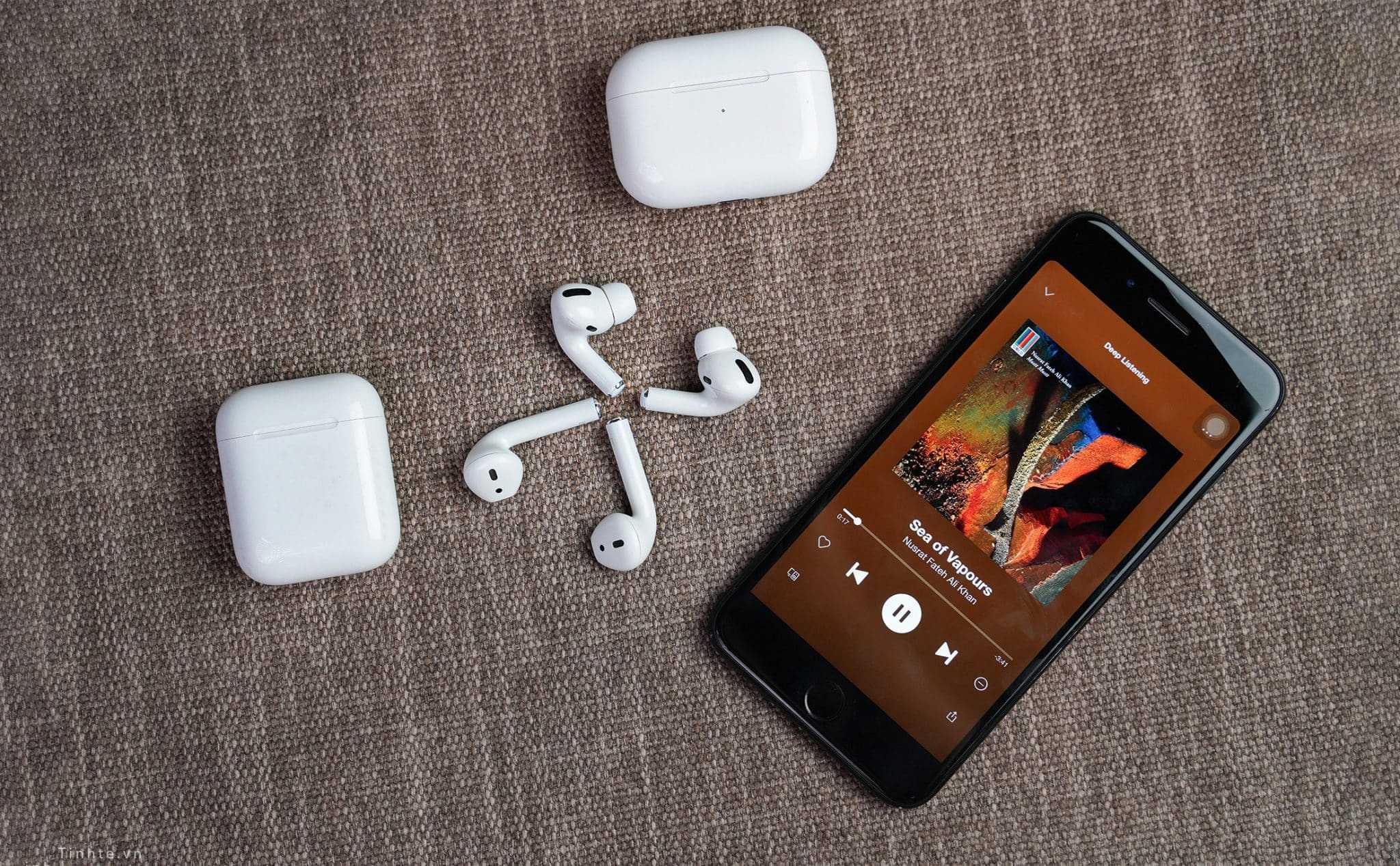 AirPods Pro vs AirPods 2: Đâu mới là sự lựa chọn đáng tiền nhất?