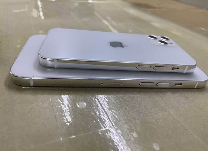 hình nộm iPhone 12 mới