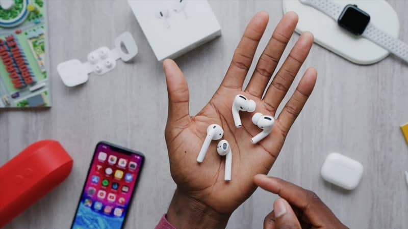 AirPods Pro vs AirPods 2: Đâu mới là sự lựa chọn đáng tiền nhất?