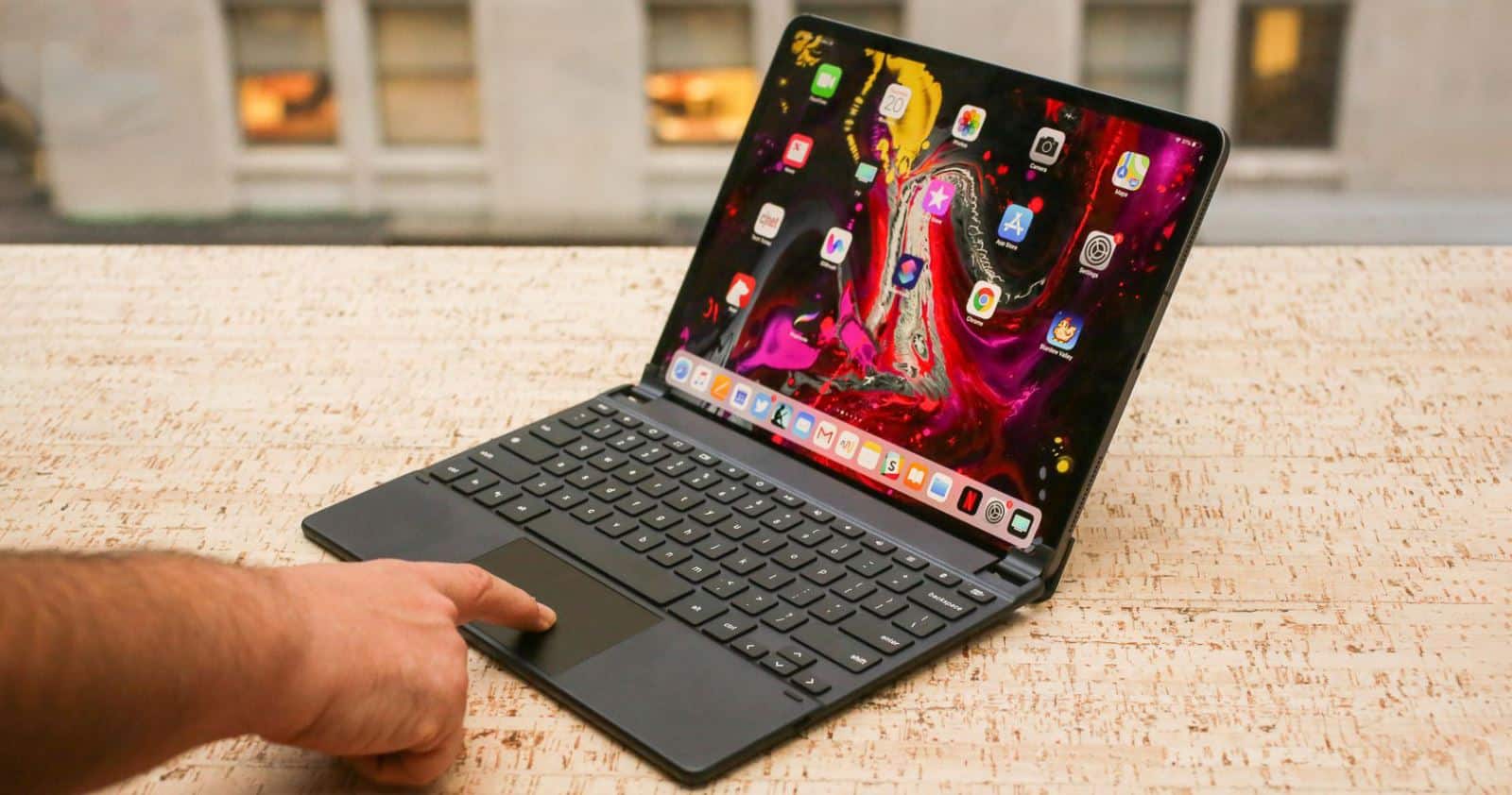 Những lý do bạn nên mua một chiếc iPad tầm thấp thay vì laptop giá rẻ hoặc tablet Android