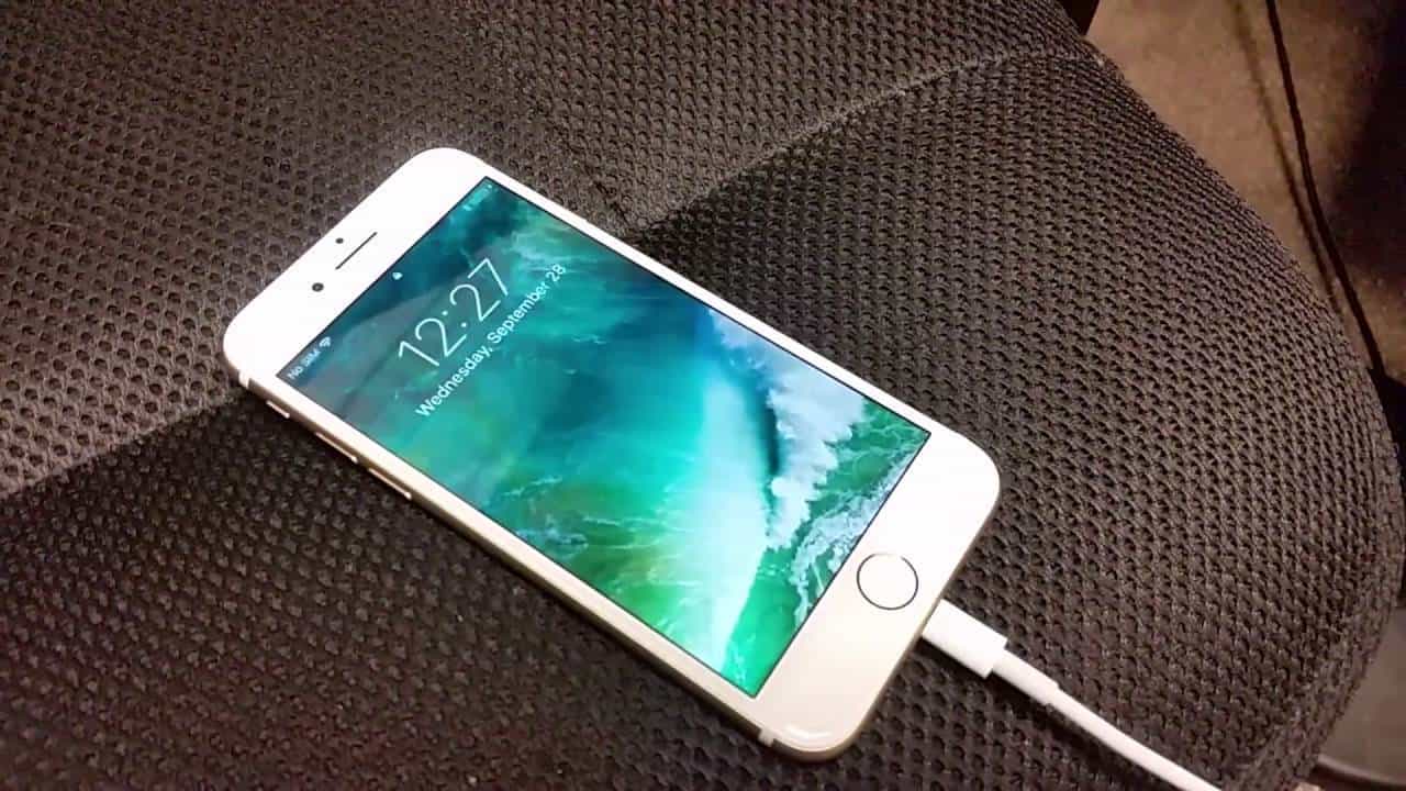 Sạc lại pin iPhone