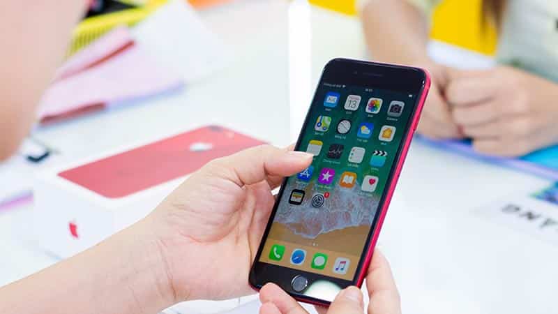 iPhone SE 2020 so với iPhone 8: Nên chọn 