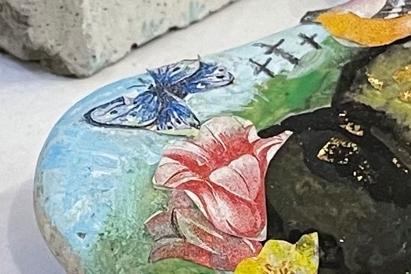 Cắt 1:1 từ ảnh trên, kết cấu và chi tiết được hiển thị khá thú vị