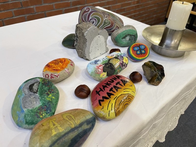 Khi chụp ảnh tỉnh, iPhone 12 thu được khá nhiều chi tiết, ngay cả trong ánh sáng trong nhà