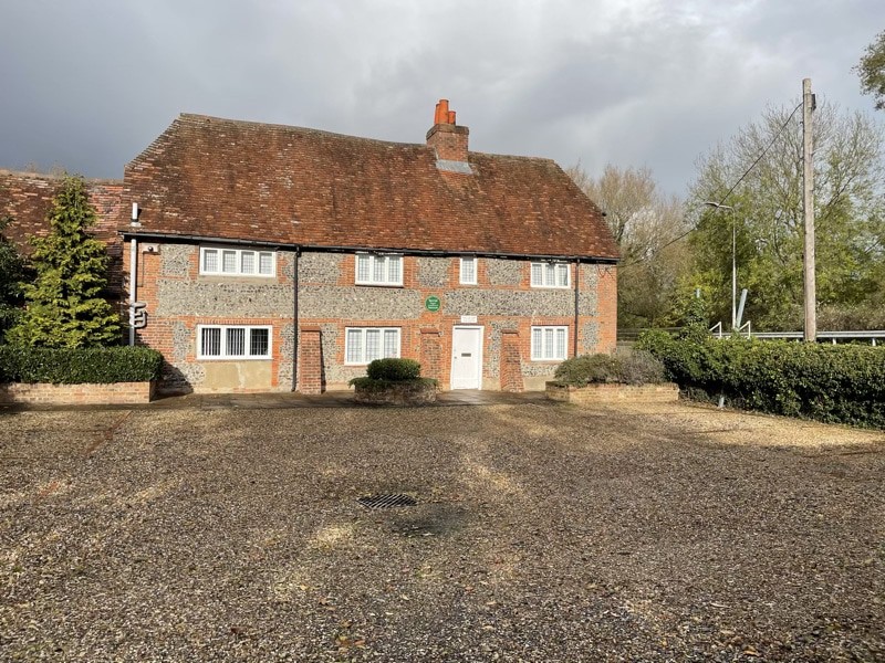 Chụp trên ống kính chính, cảnh phong cảnh đầy nắng với độ chi tiết cao