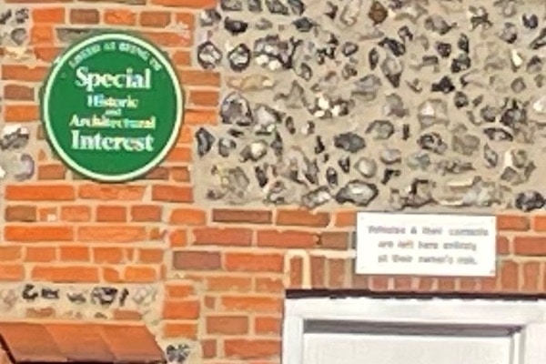 Hơi thất vọng vì các thuật toán thu phóng được sử dụng, bạn có thể mua 12 Pro với ống kính tele để có trải nghiệm tốt hơn.