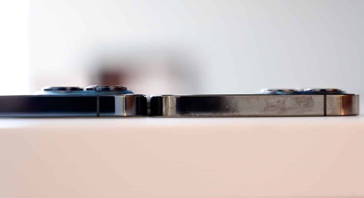 Camera nhô lên một chút