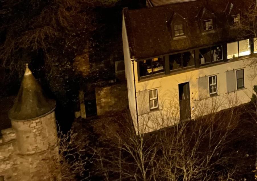 Ảnh crop iPhone 12