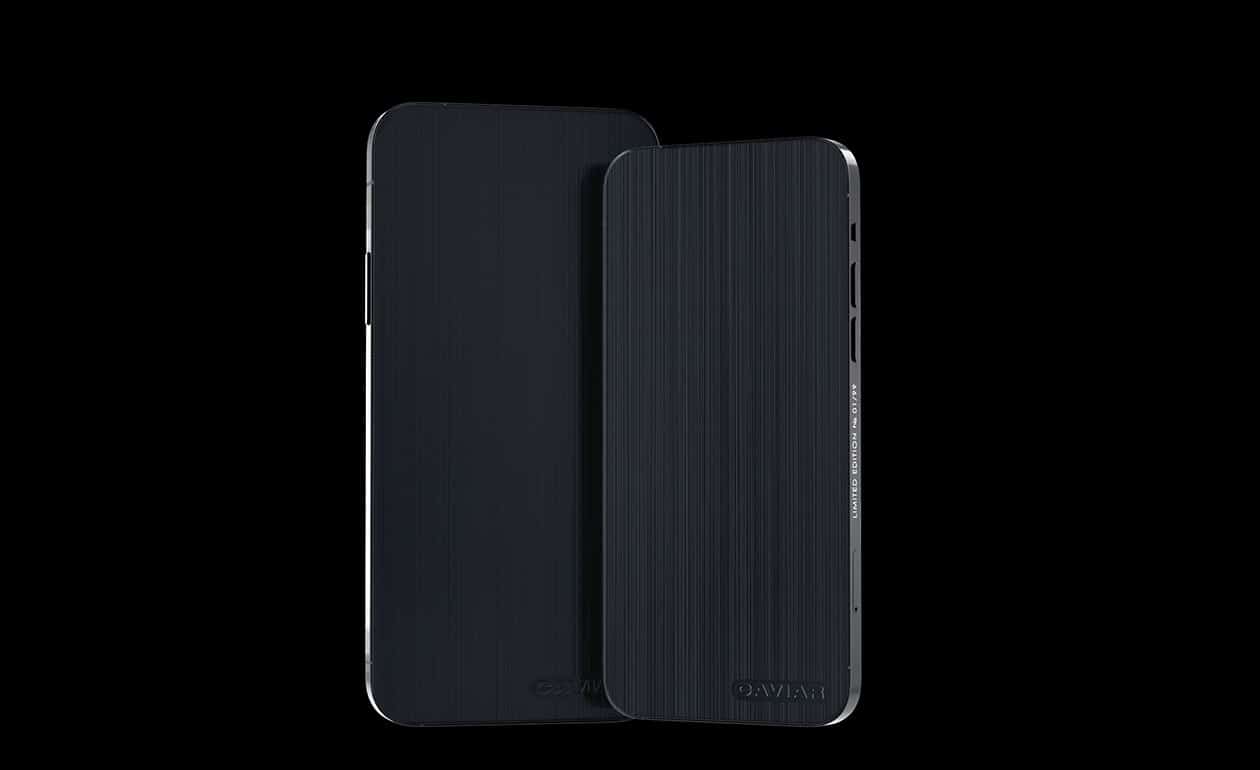 iPhone 12 Pro với mặt lưng Titan