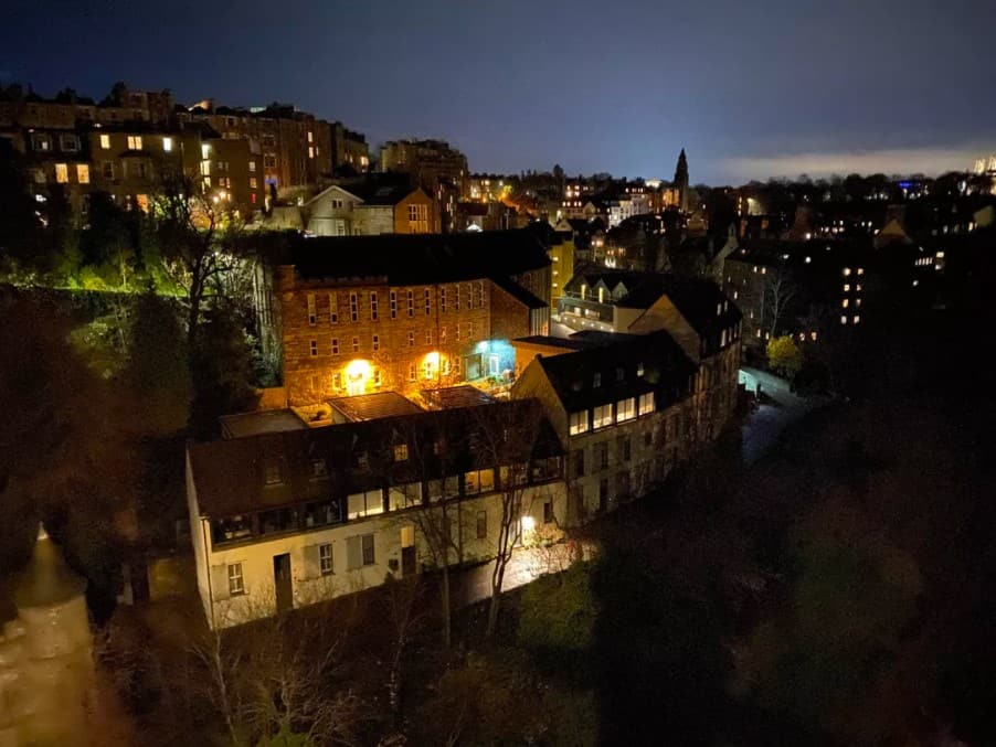 iPhone 11 Pro ống kính tiêu chuẩn Night Mode