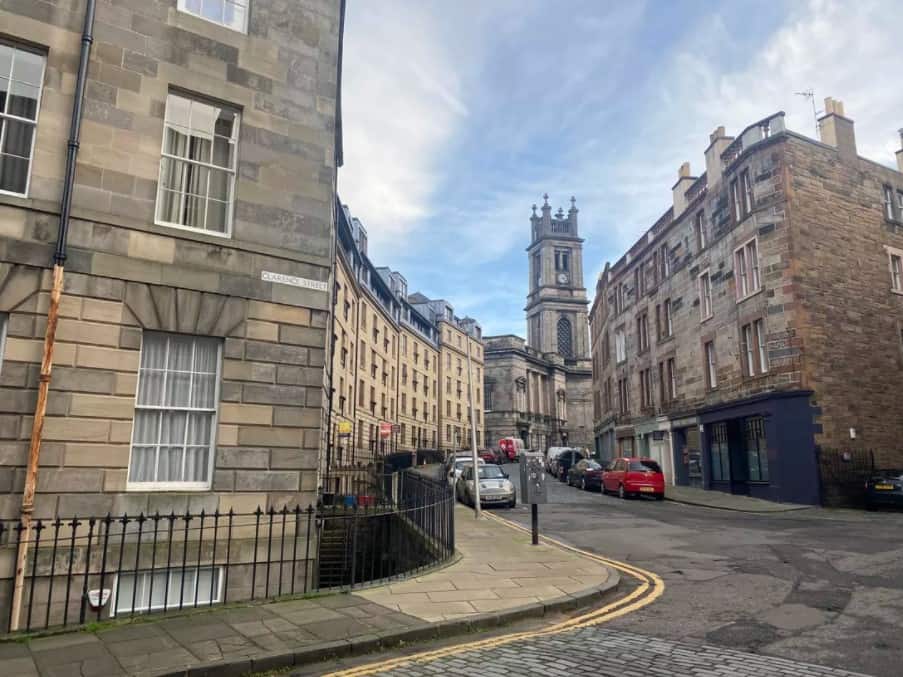 iPhone 11 Pro ống kính tiêu chuẩn