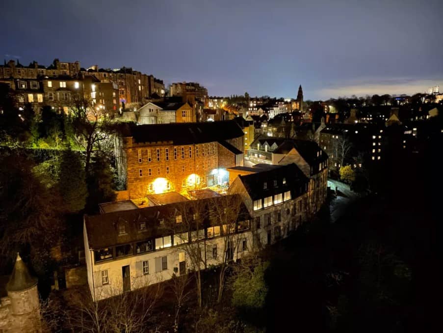 iPhone 12 ống kính tiêu chuẩn Night Mode