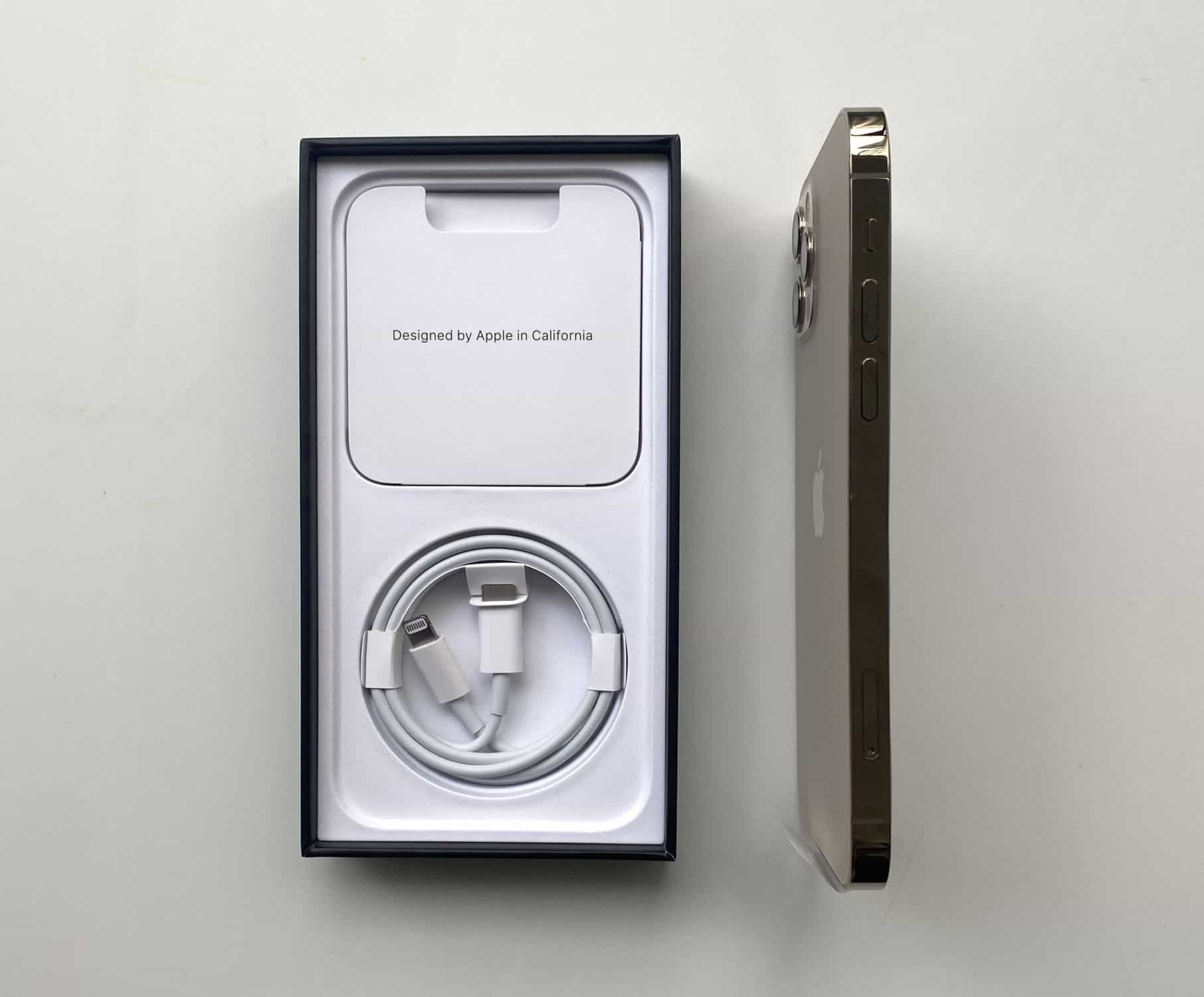 Hộp đựng iPhone 12 Pro