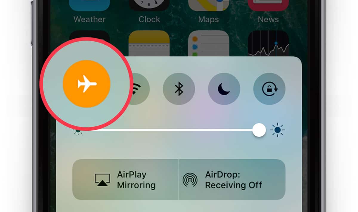 Bật và tắt Chế độ máy bay