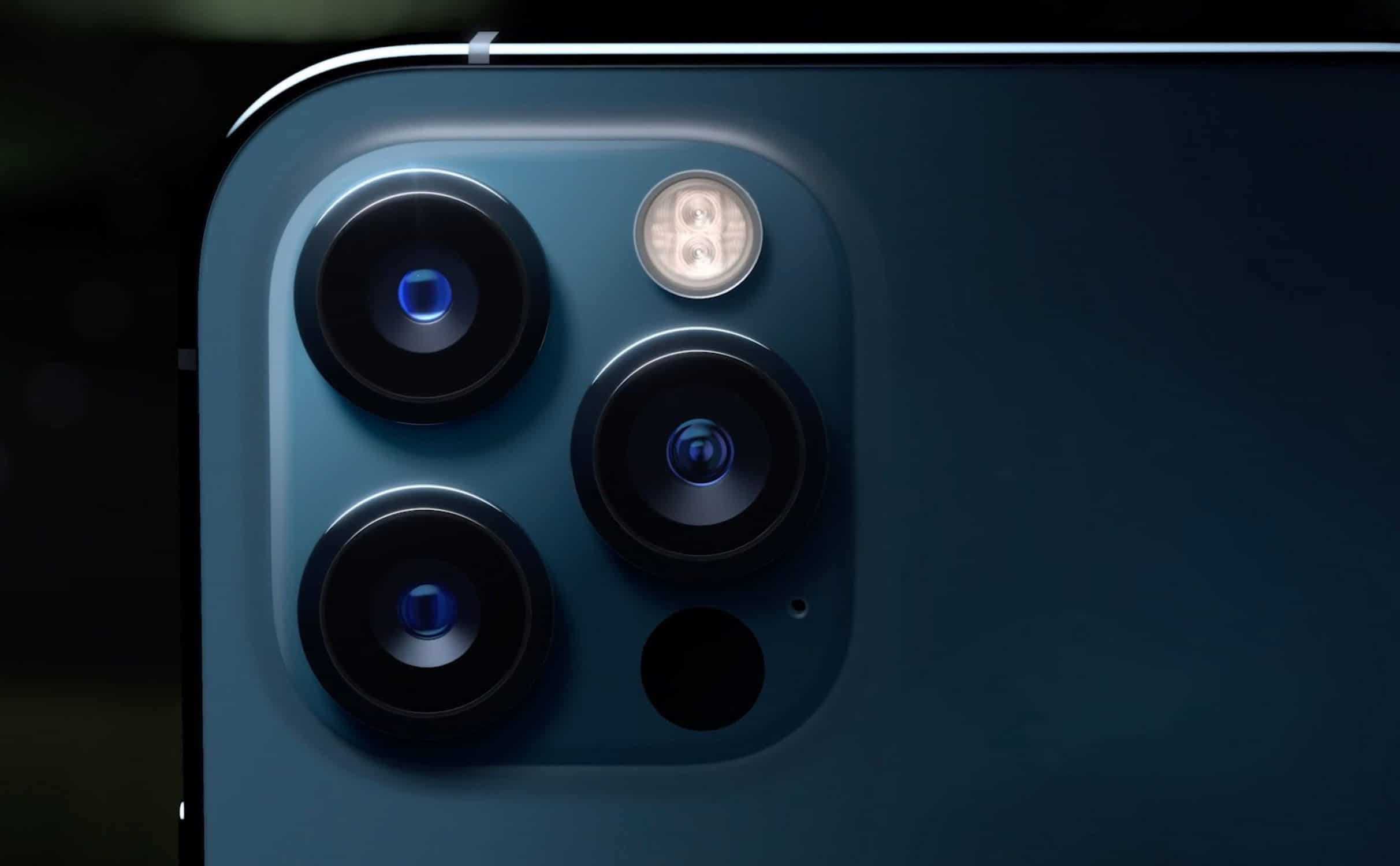 Dòng Pro sở hữu cụm camera đỉnh cao với camera tele, chụp chân dung, chế độ ban đêm và ProRaw