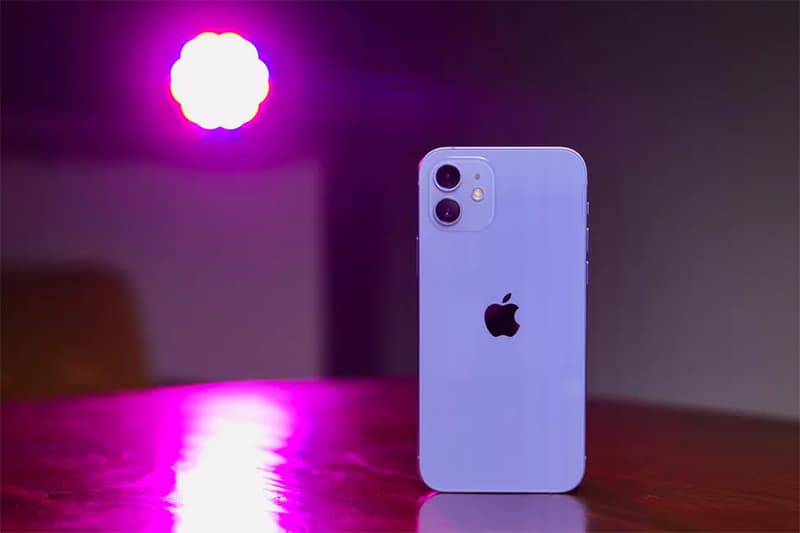 iPhone 12 tím