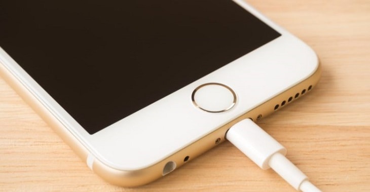 iPhone không lên nguồn do hết pin và cách khắc phục