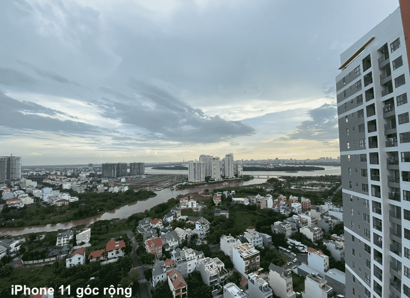ảnh từ iPhone 11 góc rộng