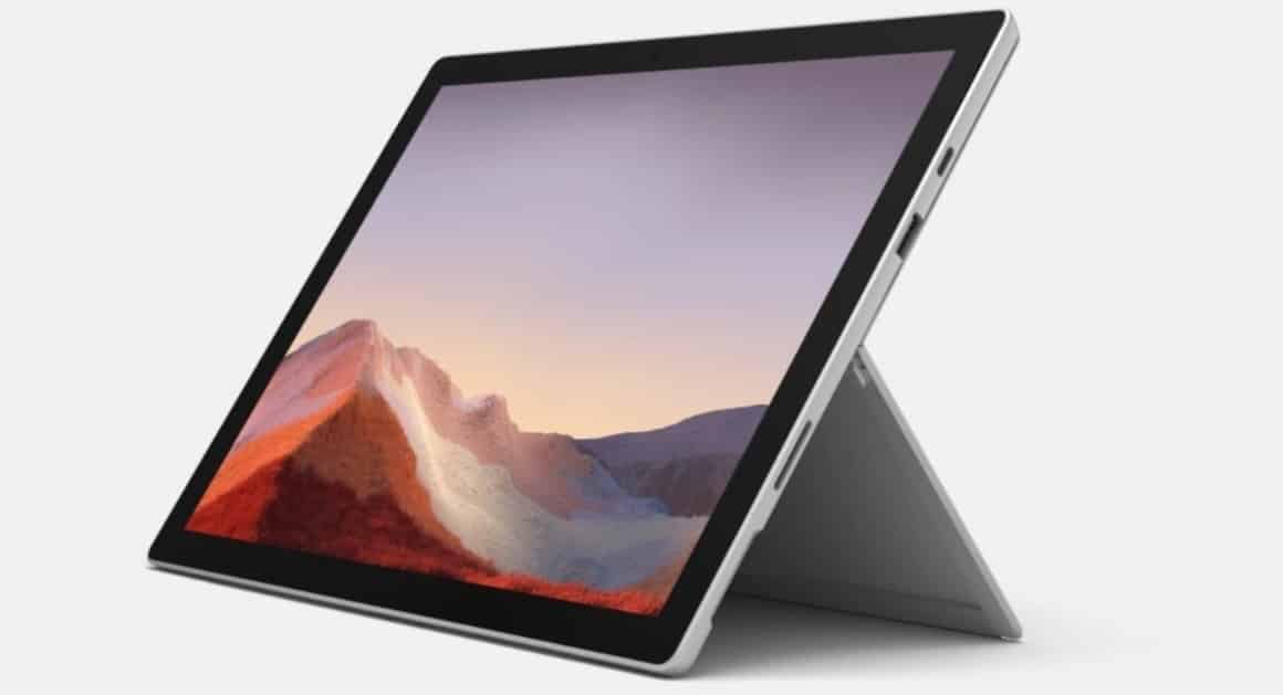 Nên thiết kế kèm chân đế giống như Surface của Microsoft